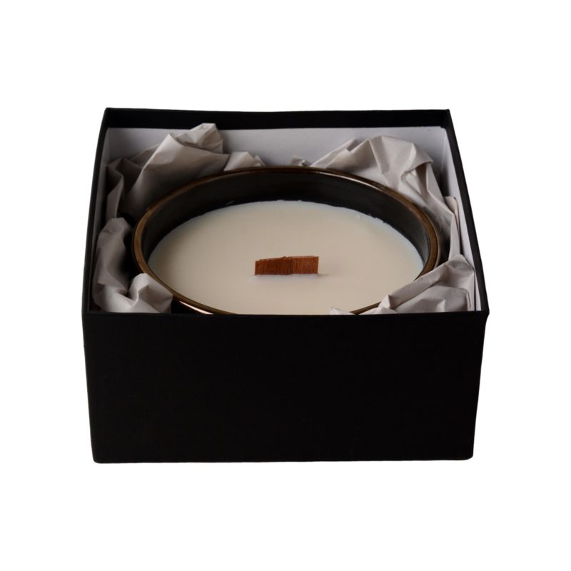 Body-Spa-wood-wick-matte-black-and-gold-handmade-ceramic-soy-candle--